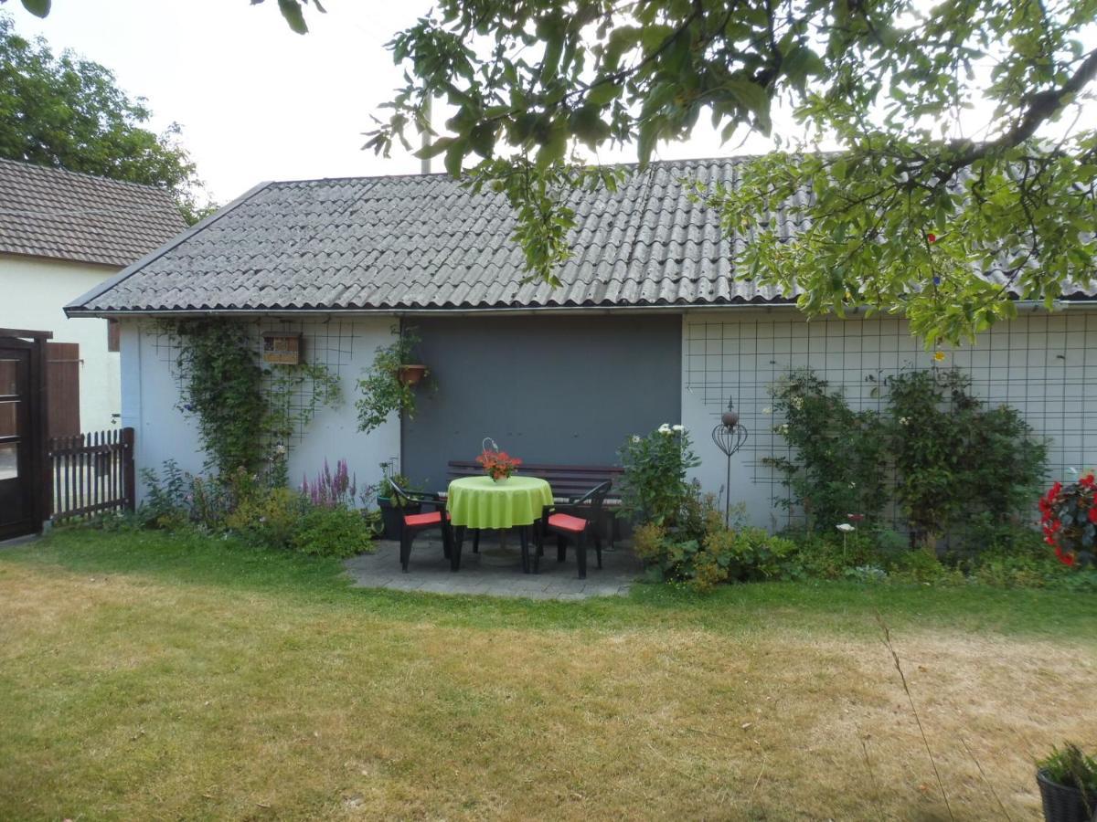 Apartment With Terrace And Pool In The Garden Pracht Exterior foto