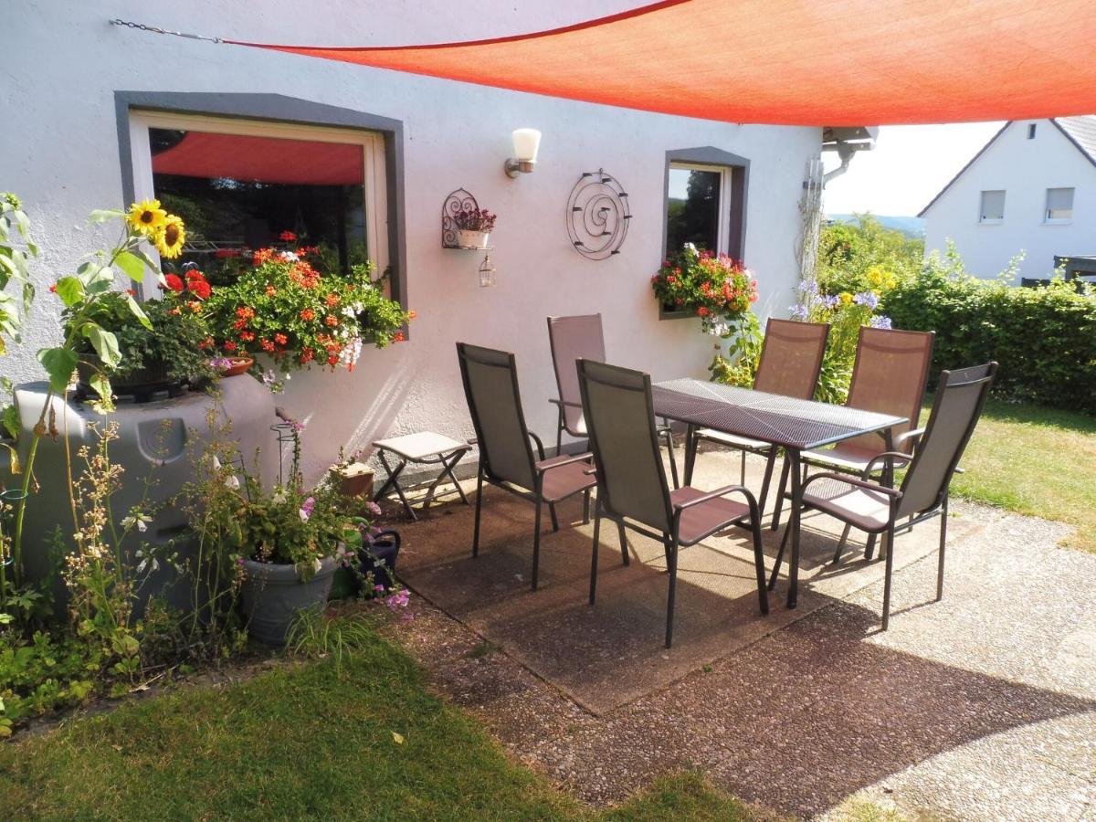 Apartment With Terrace And Pool In The Garden Pracht Exterior foto